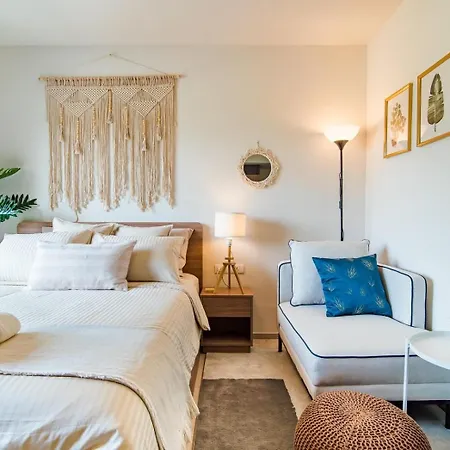 Lacasita Huahin White Room Condo